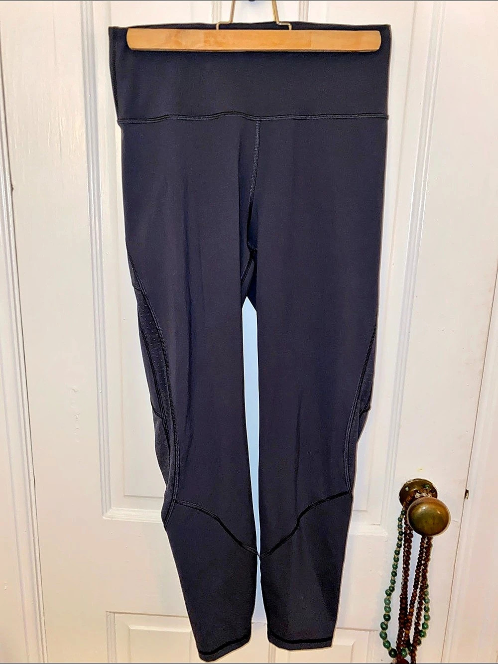 lululemon Athletic Leggings in Grey, for jogging. Size 8